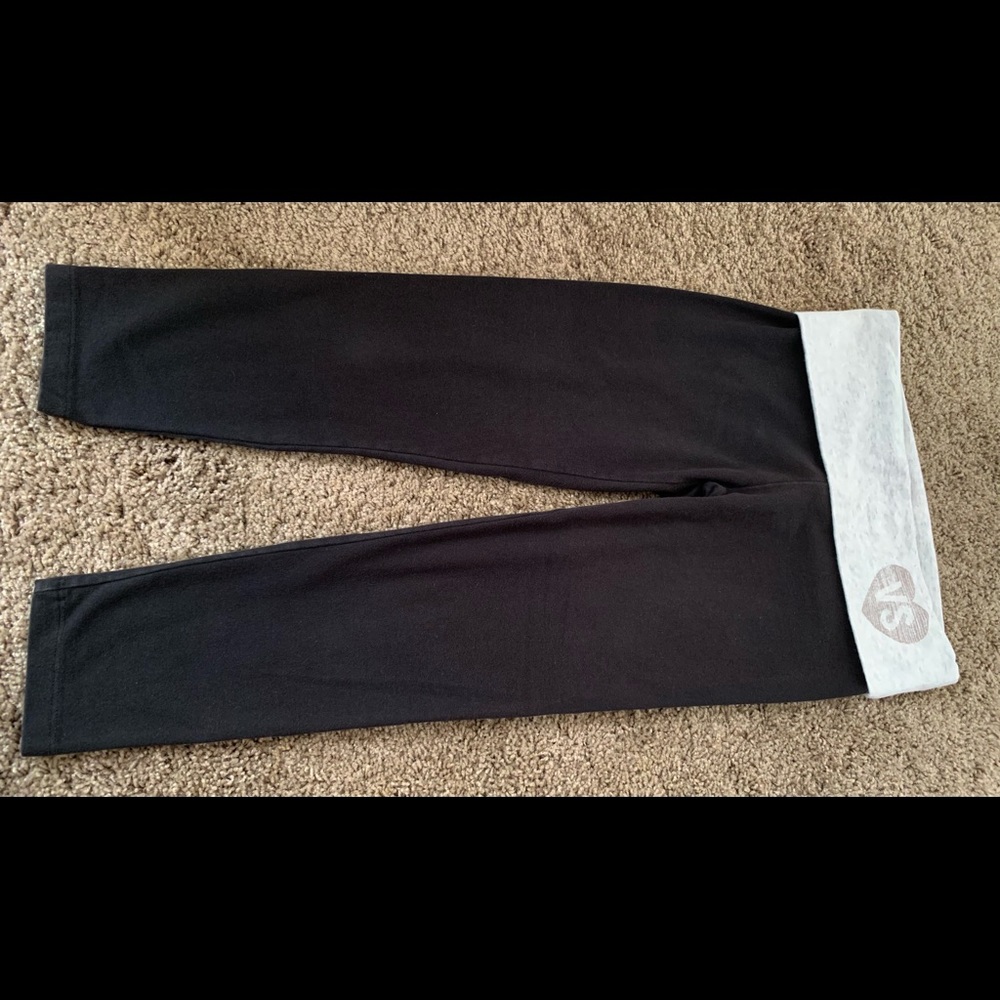 Victoria Secret Crop leggings. Size: XS.
